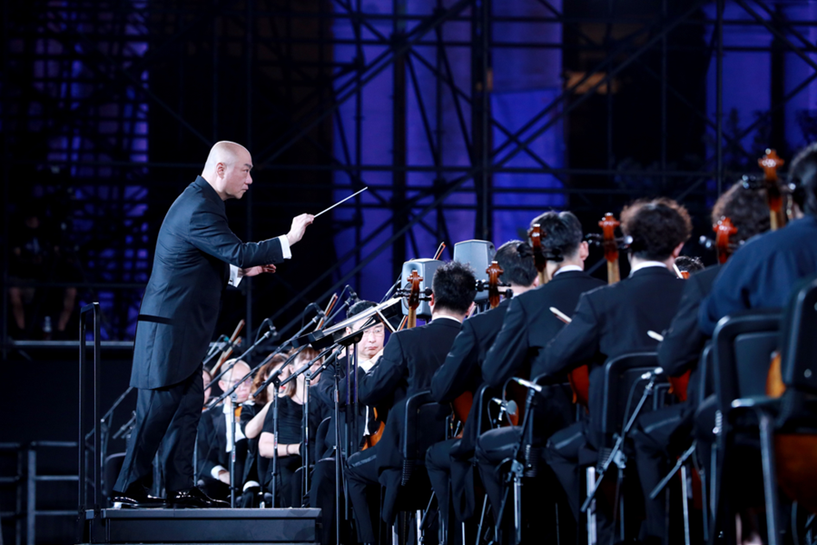 A large outdoor symphonic choral concert is hosted at the Shanghai Exhibition Center on Oct 5 as a special prelude to the festival 2.png