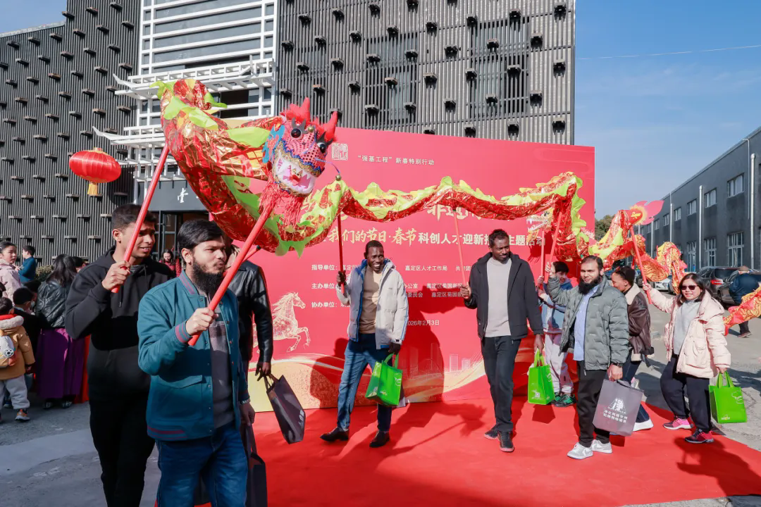 International students immerse in traditional Chinese New Year experience-3.png