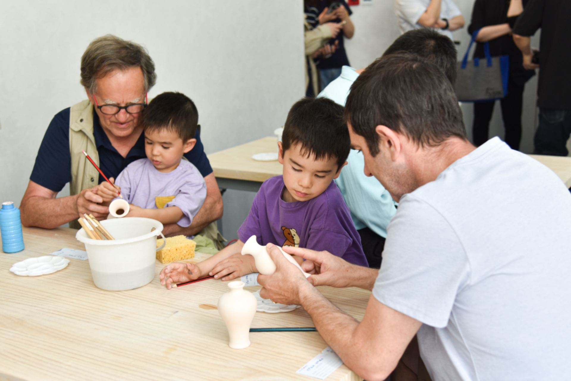 Expats fall for exquisite Chinese porcelain in Shanghai