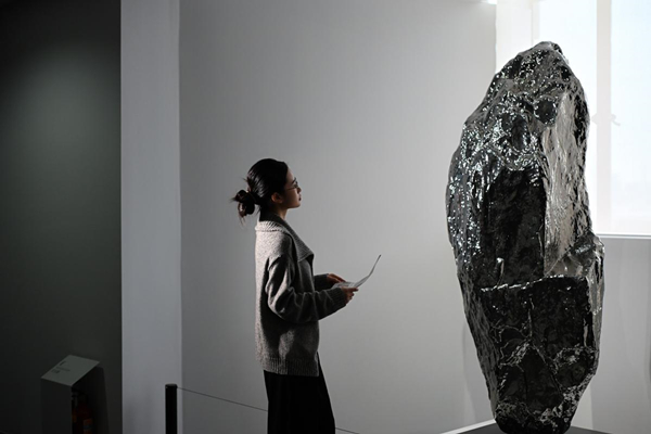 Jiushi Art Museum unveils Sun and Moon exhibition