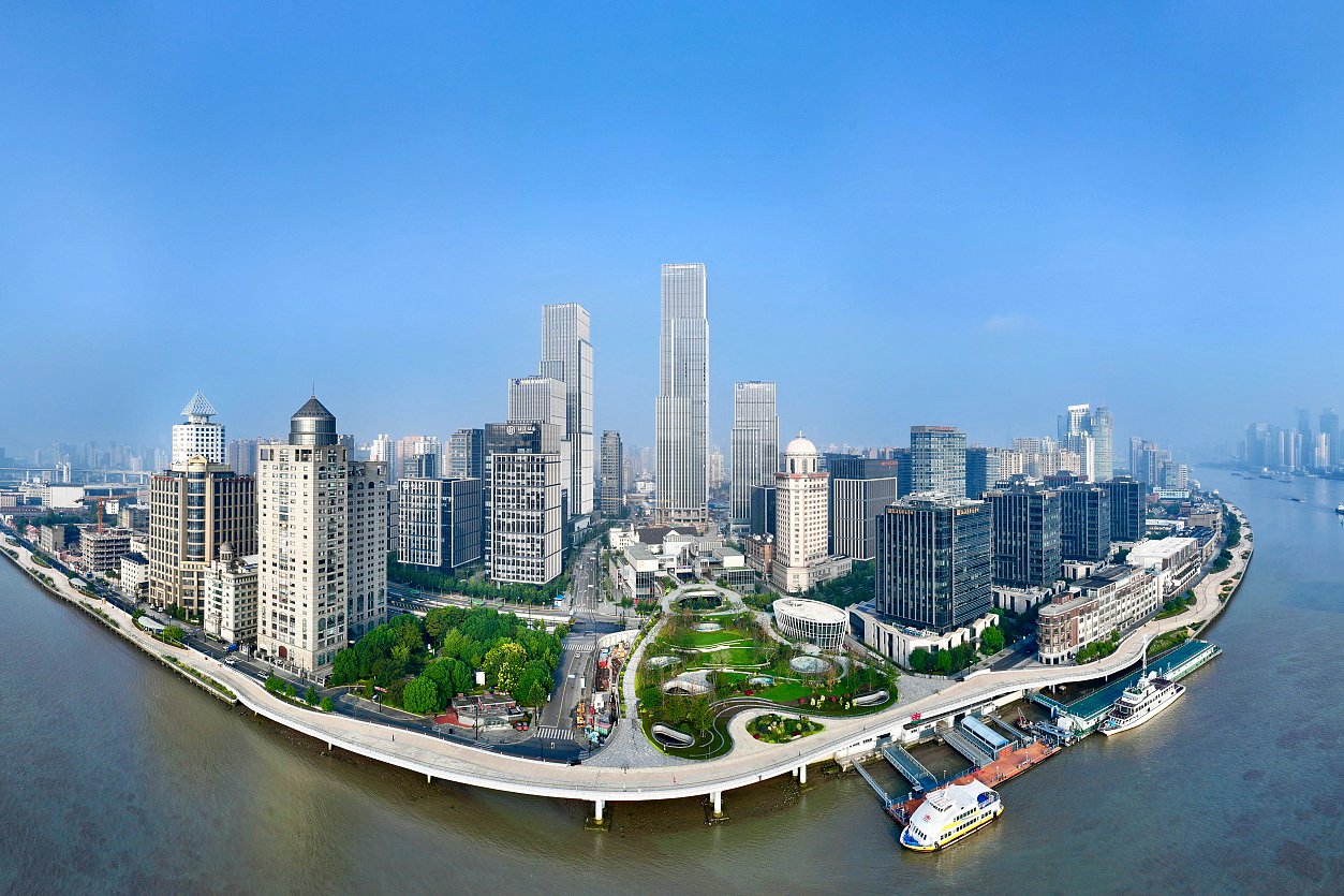 Shanghai opens new customization center at Greenland Bund