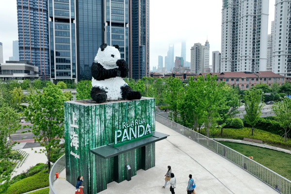 Panda-themed exhibition debuts in Shanghai