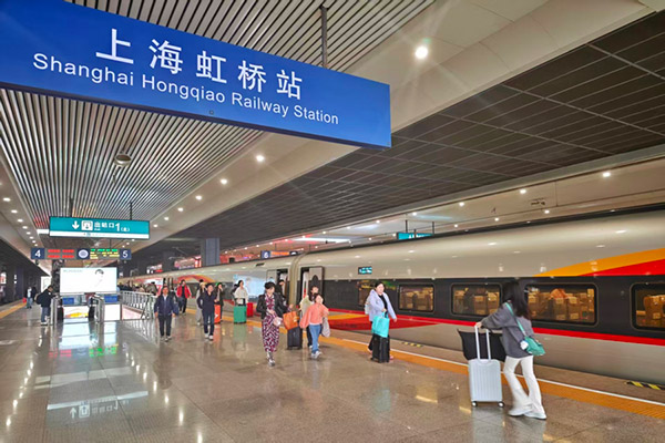 Shanghai railway stations prepare for May Day holiday travel rush