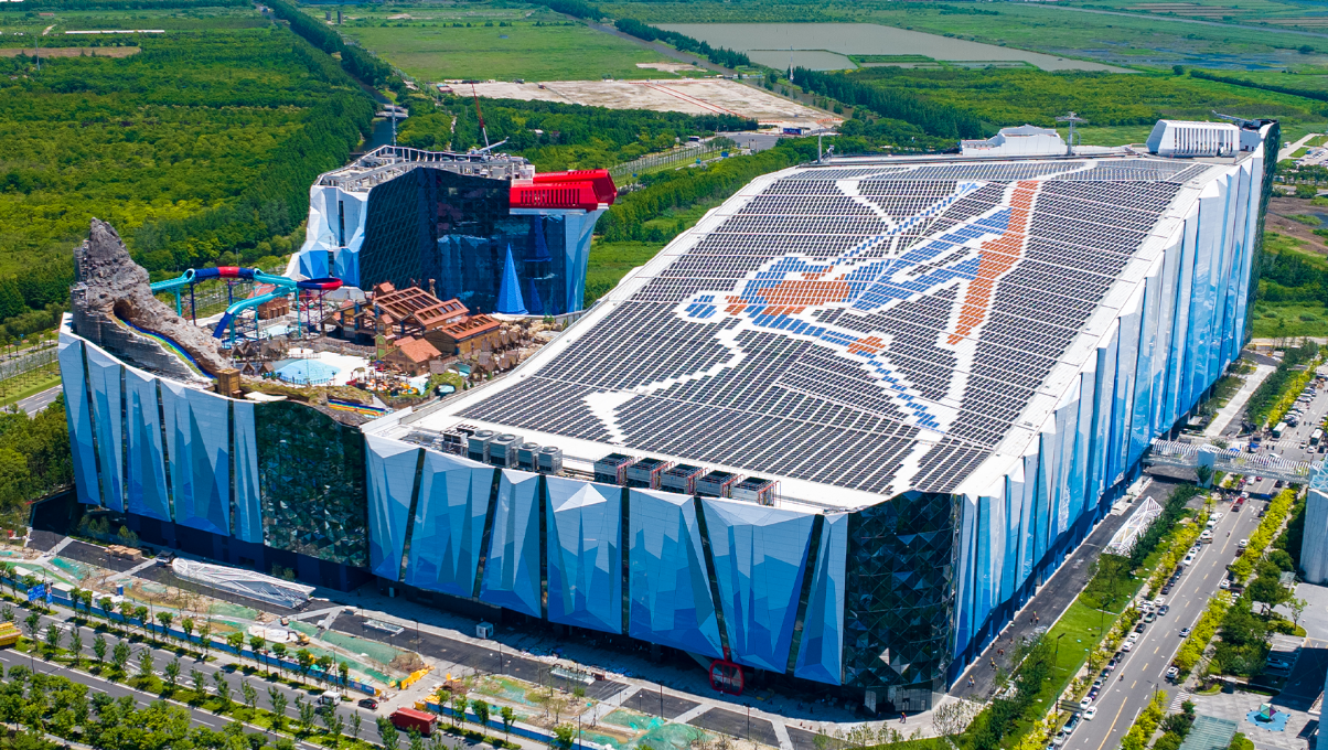 An aerial view of Shanghai L+Snow Indoor Skiing Theme Resort.png