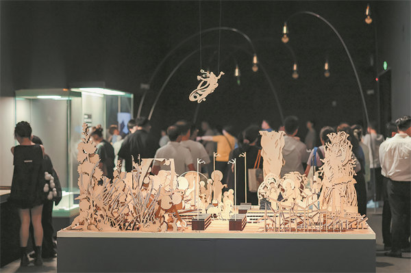 Merging Silk Road Artifacts with Contemporary Art
