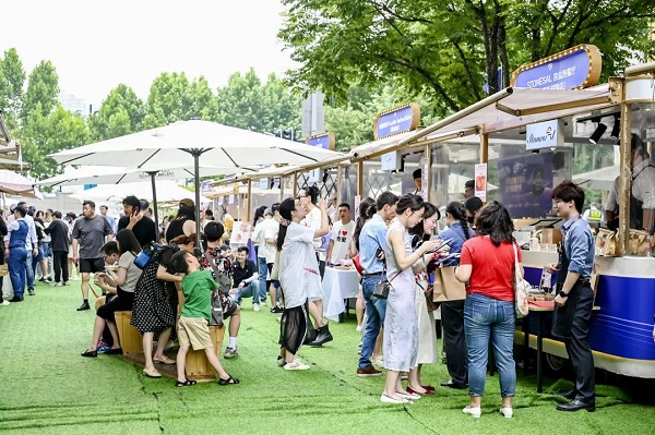 Black Pearl Restaurant Guide hosts first market in Shanghai