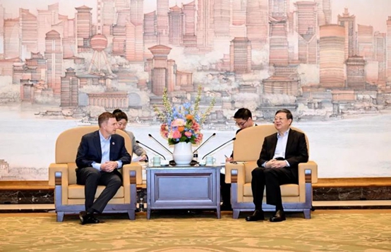 shanghai leadership1.jpg