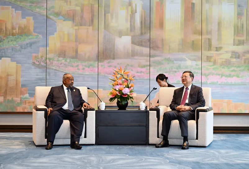 Shanghai Party secretary meets Djiboutian president.png