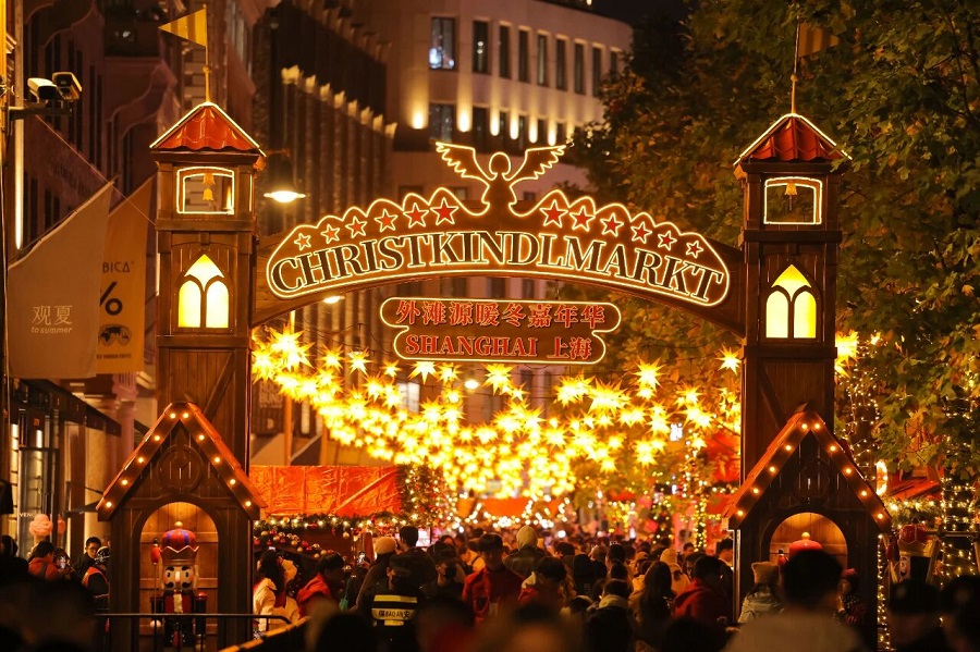 The German style winter market bustling with crowds.jpg