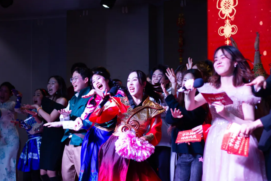 Fudan University hosts 2025 New Year Gala for international students