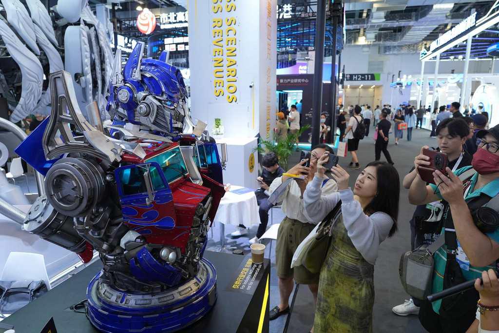 International award winners among Shanghai audience for World AI Conference4.jpeg