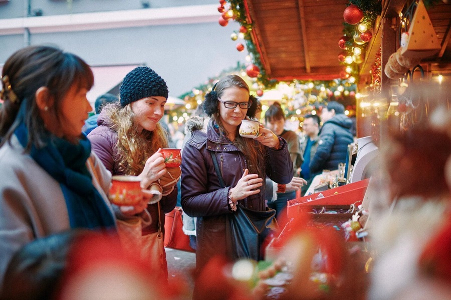 German-style winter carnival opens near Waitanyuan