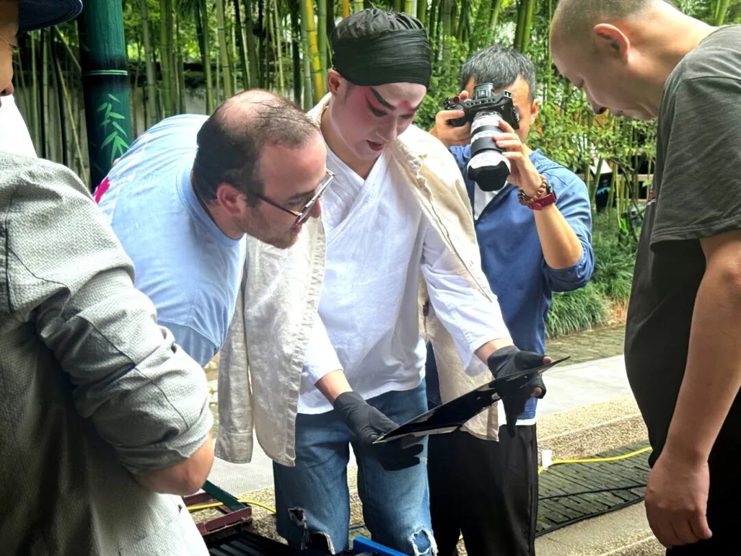 American artist captures essence of Kunqu Opera in Shanghai 2.jpg