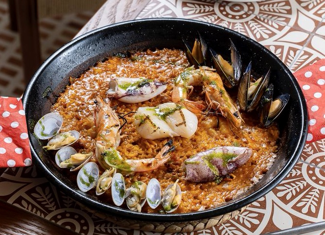 The classic Spanish paella.jpg