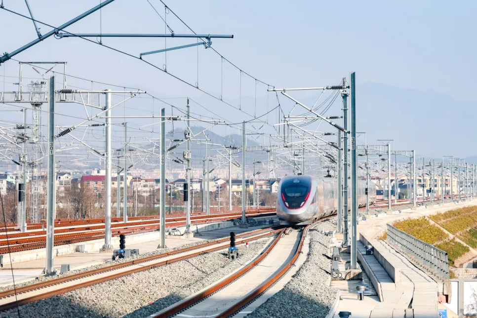 New rail line reduces Quzhou–Shanghai travel time to 2h 37m