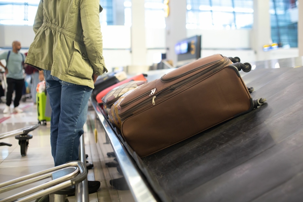 Do I need to store my luggage during my layover in Shanghai?