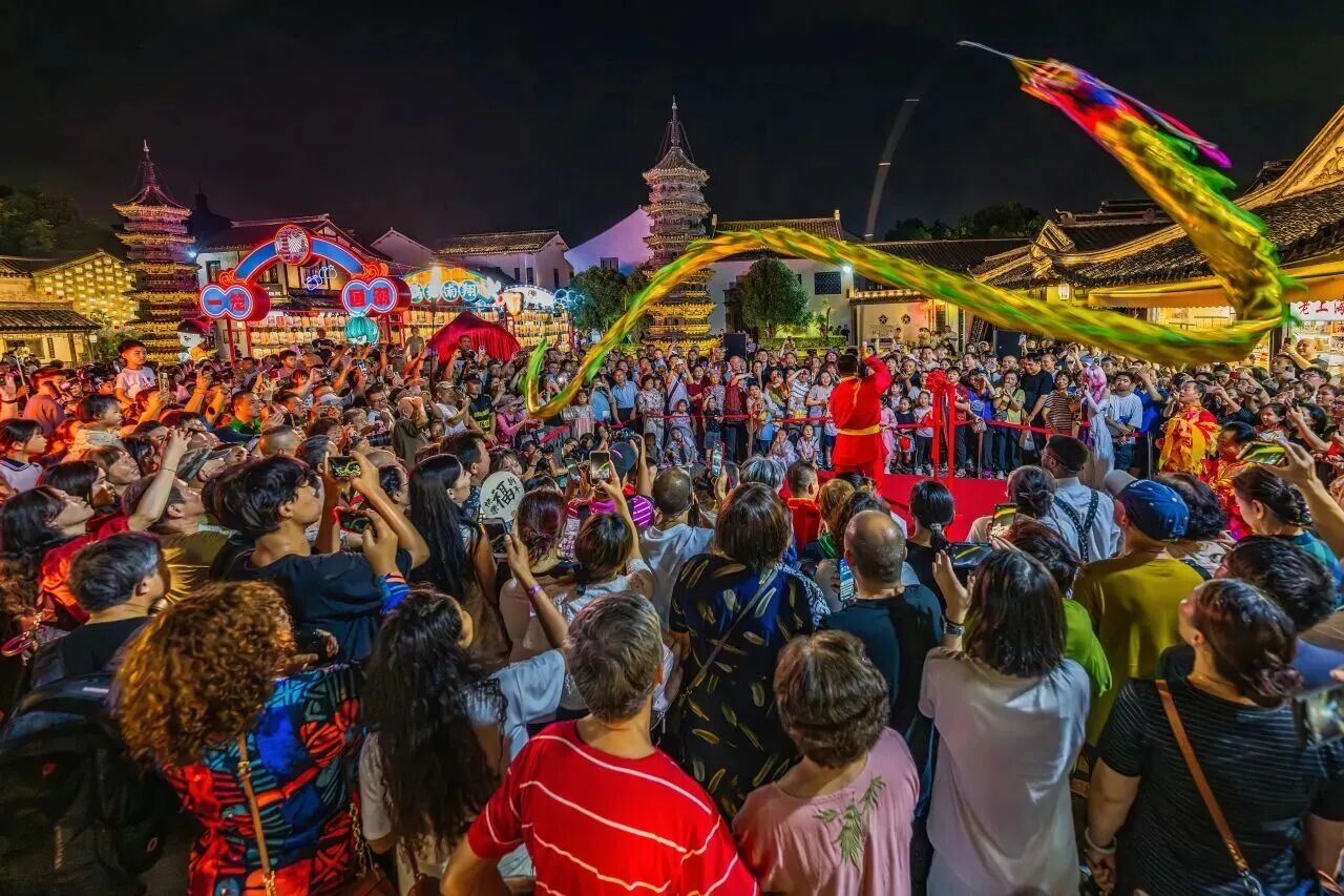 Shanghai sees tourism boom during National Day holiday