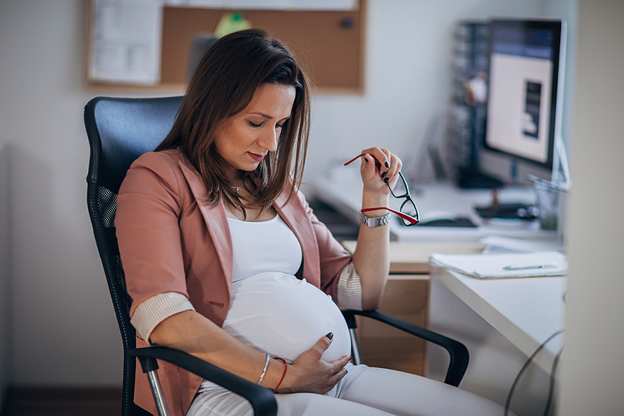 Is it legal to fire a pregnant employee?