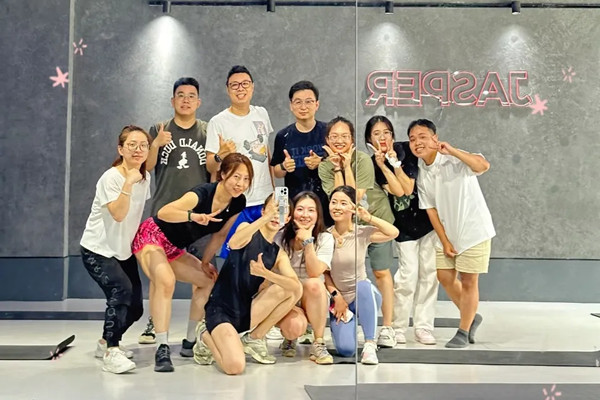 Vietnamese students thrive in SUFE summer internship program