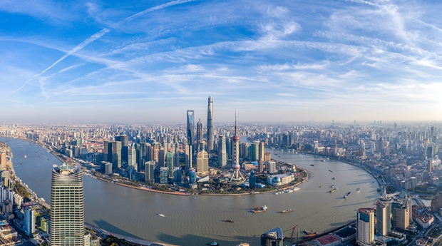 A view of the Huangpu River in Shanghai.jpeg