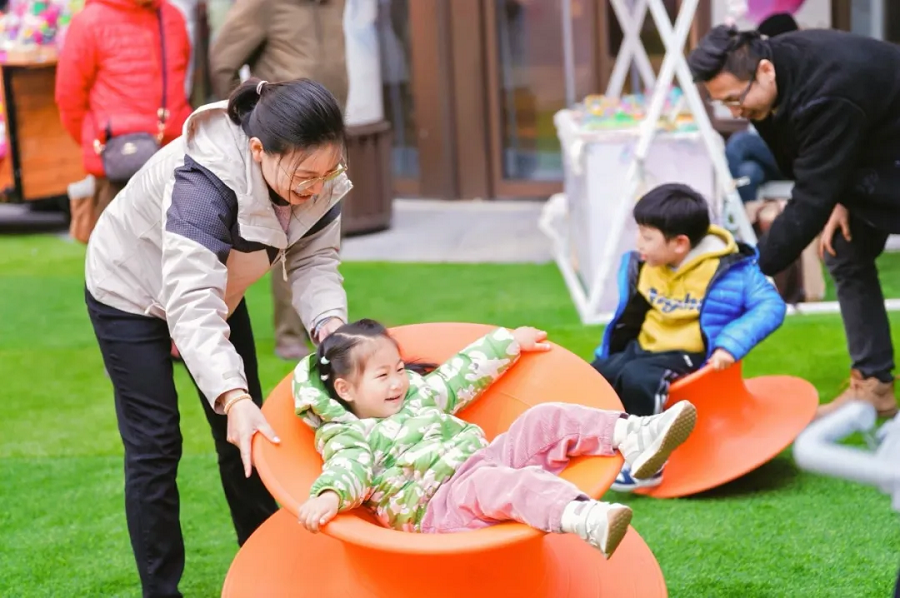 Spring brings fresh vibes to Shanghai's shopping areas