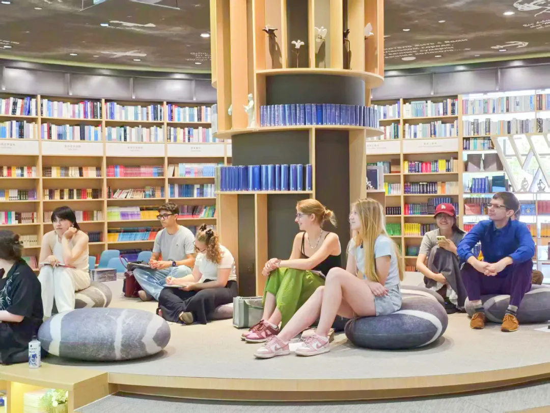 Speaking like a local International students learn Shanghai dialect-2.png