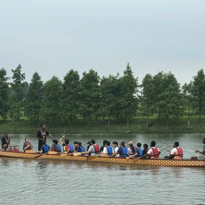 Thai students explore Chinese culture at SDJU-2.jpg